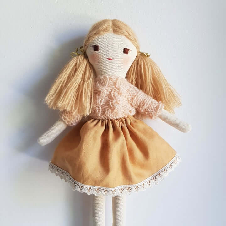 Мека кукла Alice - Mari Dolls