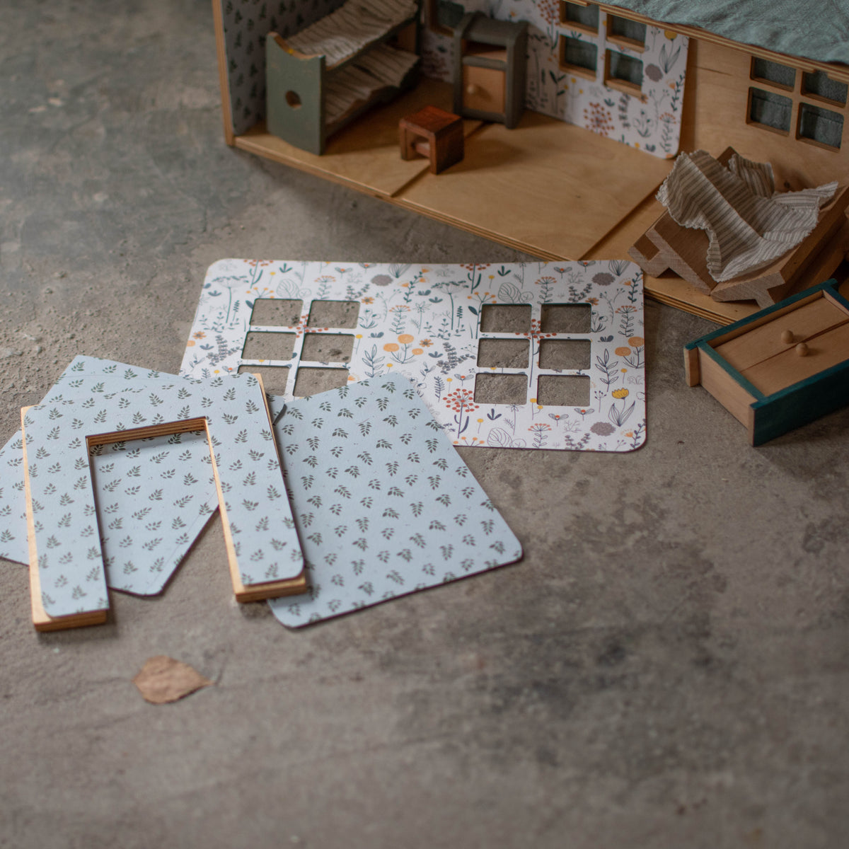Wallpaper Large Set - The Warm Stove - The Storyhouse