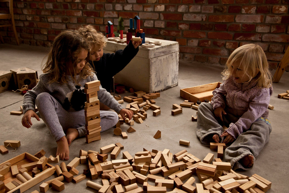 Дървени блокчета в кутия 29 бр. Peace & Love blocks - Wooden Story