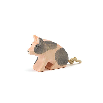 Прасенце на петна малко - Piglet spotted sitting - Ostheimer