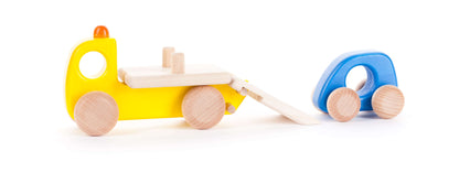 Дървена играчка Пътна помощ камион с платформа - BAJO