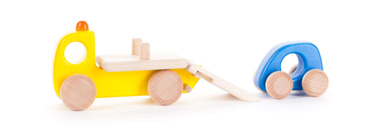 Дървена играчка Пътна помощ камион с платформа - BAJO
