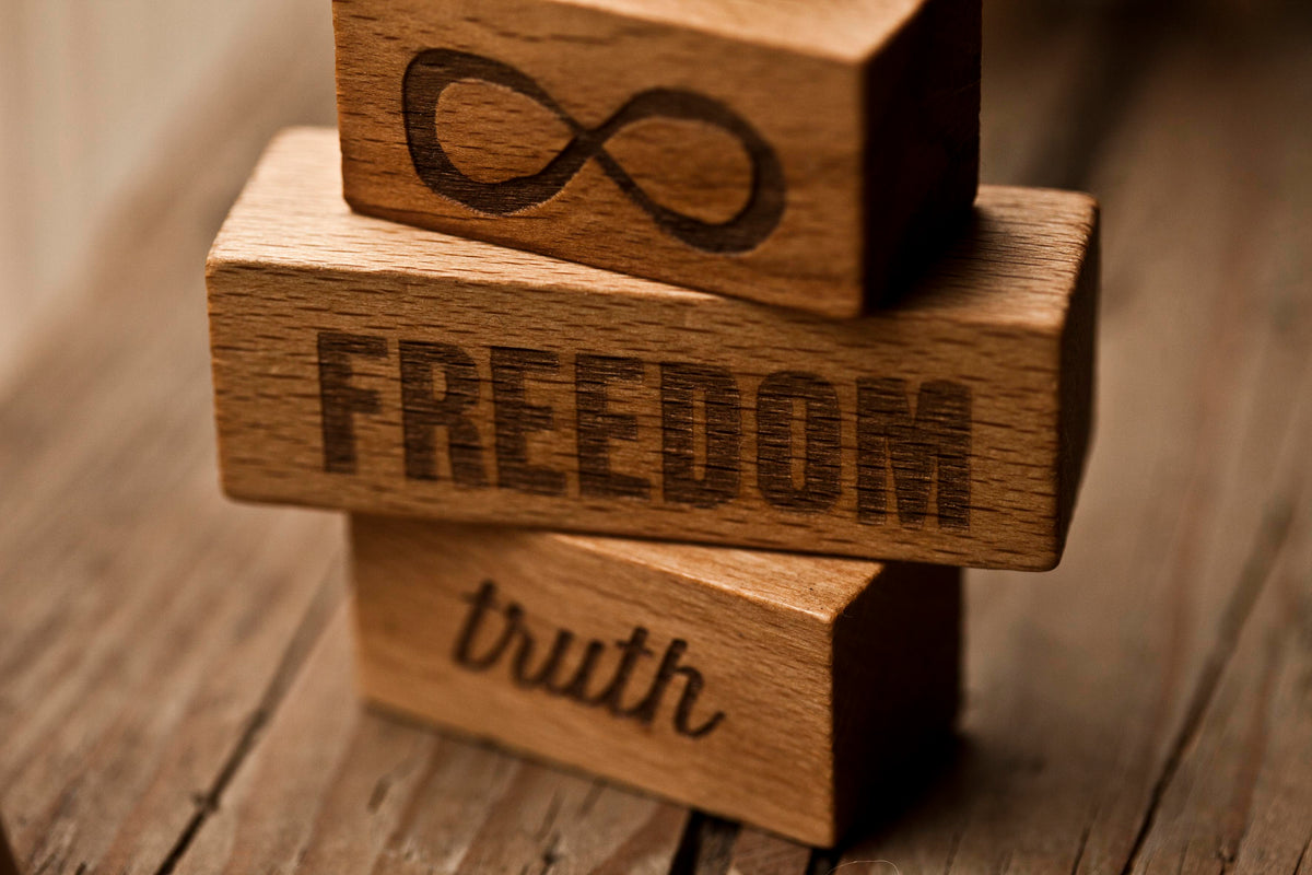 Дървени блокчета в кутия 29 бр. Peace & Love blocks - Wooden Story