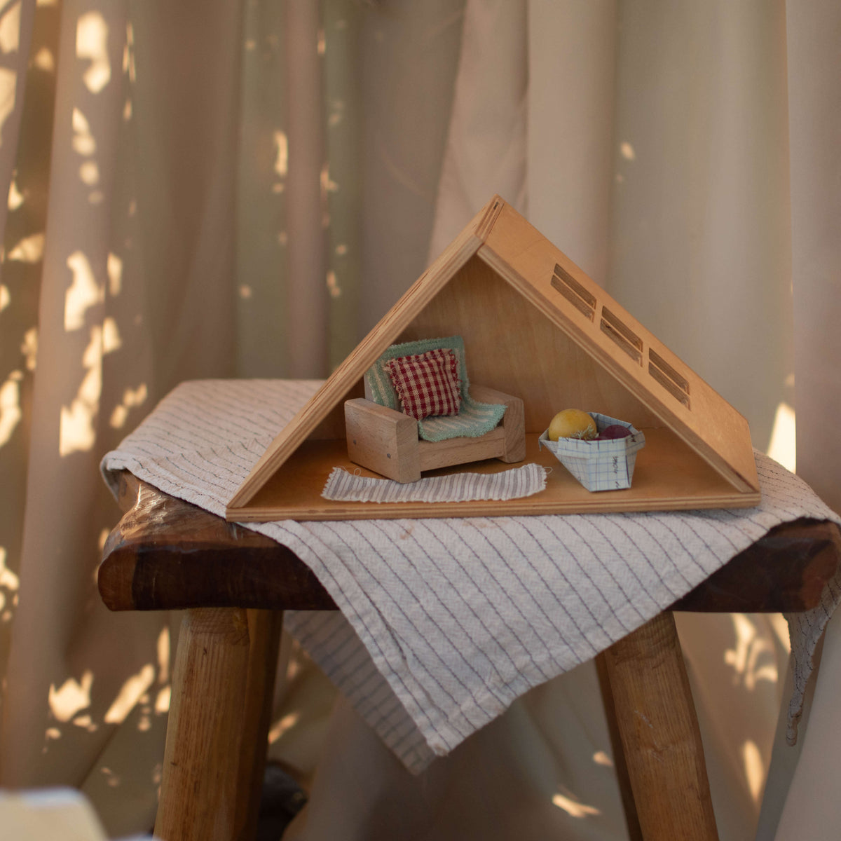 Triangle Magnetic Dollhouse - The Storyhouse