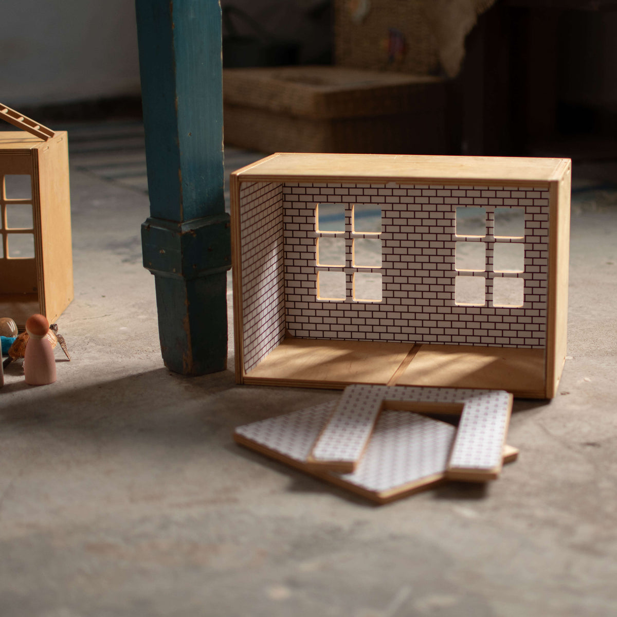 Small Magnetic Dollhouse - The Storyhouse