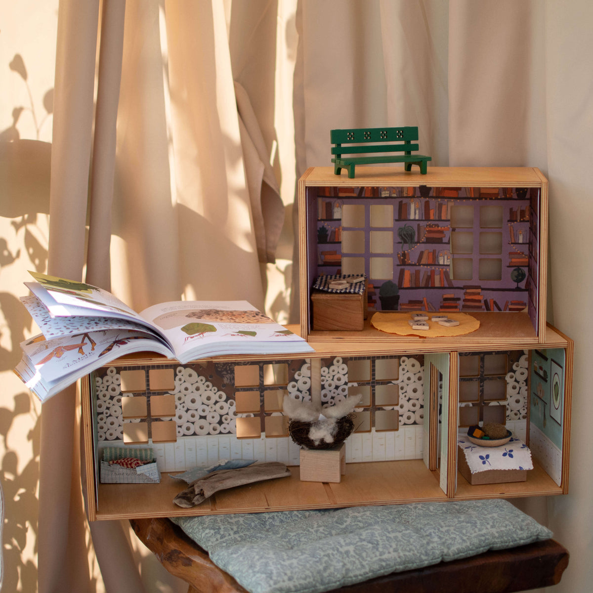 Big Magnetic Dollhouse - The Storyhouse